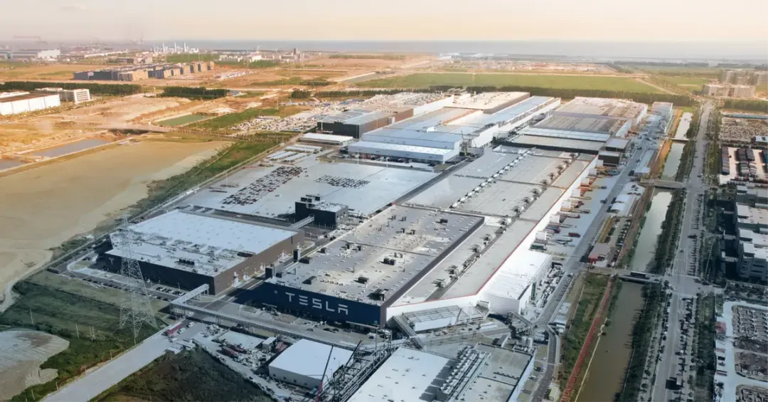 特斯拉十周年：：：上海储能超等工厂开工，，妄想年产1万台商用储能电池